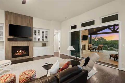 $980,000 | 479 Crosswater Lane, Dripping Springs, TX 78620