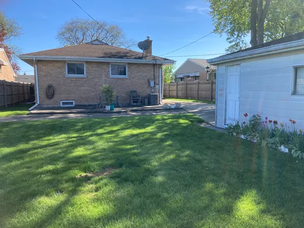 $419,000 | 7318 West Lill Street, Niles, IL 60714