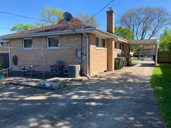 $419,000 | 7318 West Lill Street, Niles, IL 60714