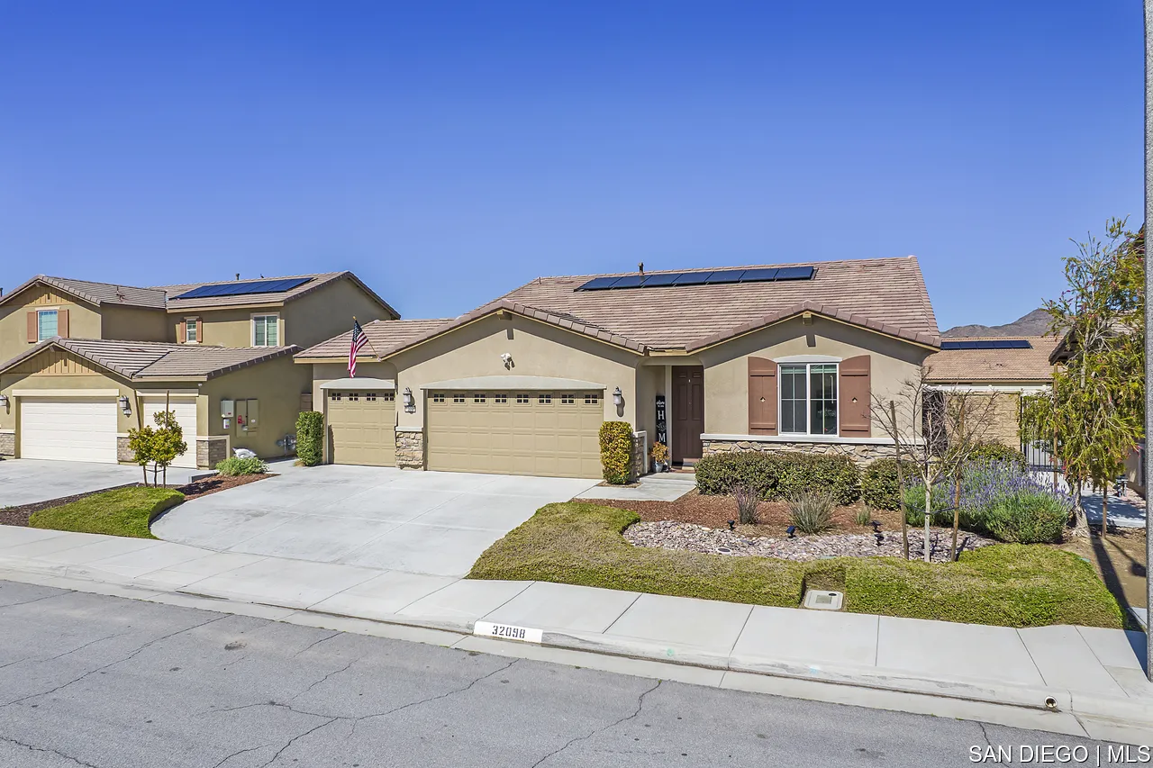 32098 Bunkhouse Road Winchester, CA 92596 - Photo 2 of 34 Gallery Image 2