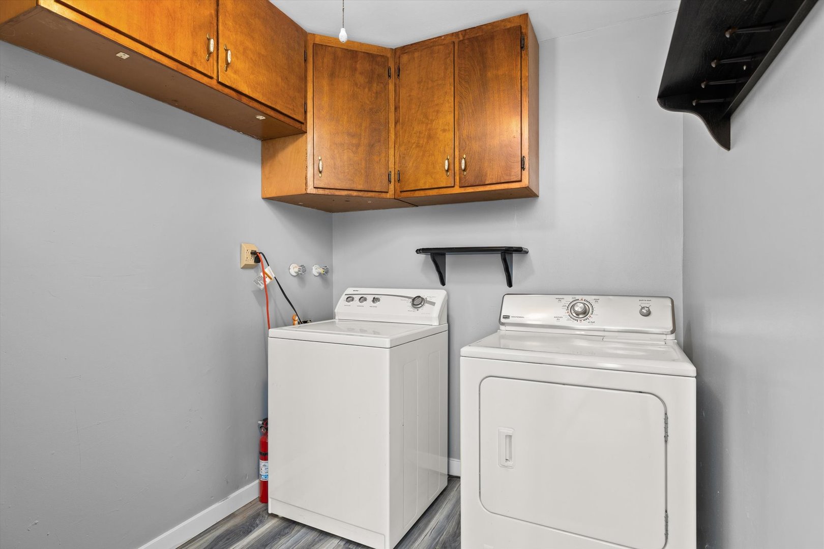 794 Farragut Avenue Romeoville, IL 60446 - Photo 15 of 23 a utility room with dryer and washer