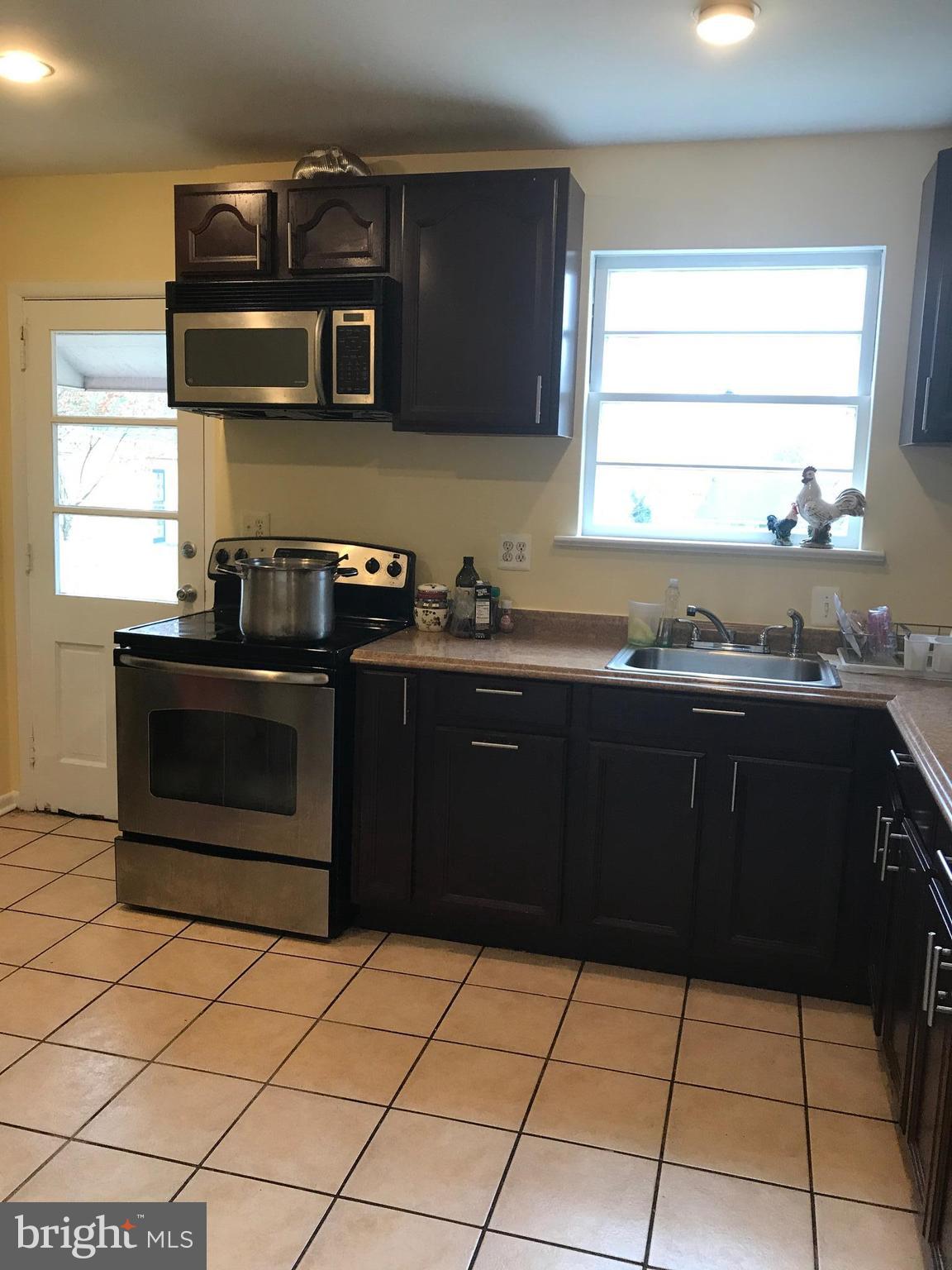 2519 Buck Lodge Road Adelphi, MD 20783 - Photo 5 of 18 Kitchen