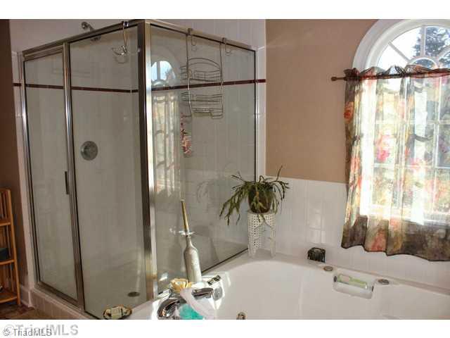 1395 South Union Grove Road Lexington, NC 27295 - Photo 10 of 16 Master Bath/Spa.