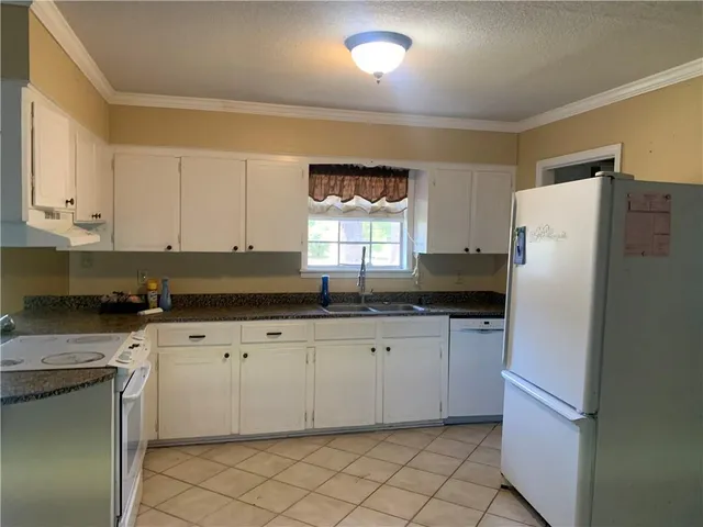 $174,500 | 1620 Susek Drive, Pineville, LA 71360