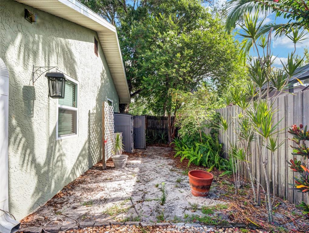 2021 Todd Road Clearwater, FL 33763 - Photo 10 of 59