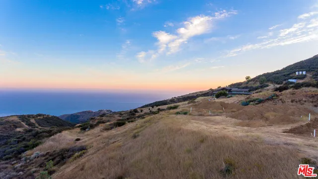 $22,000,000 | 9950 Cotharin Road, Malibu, CA 90265