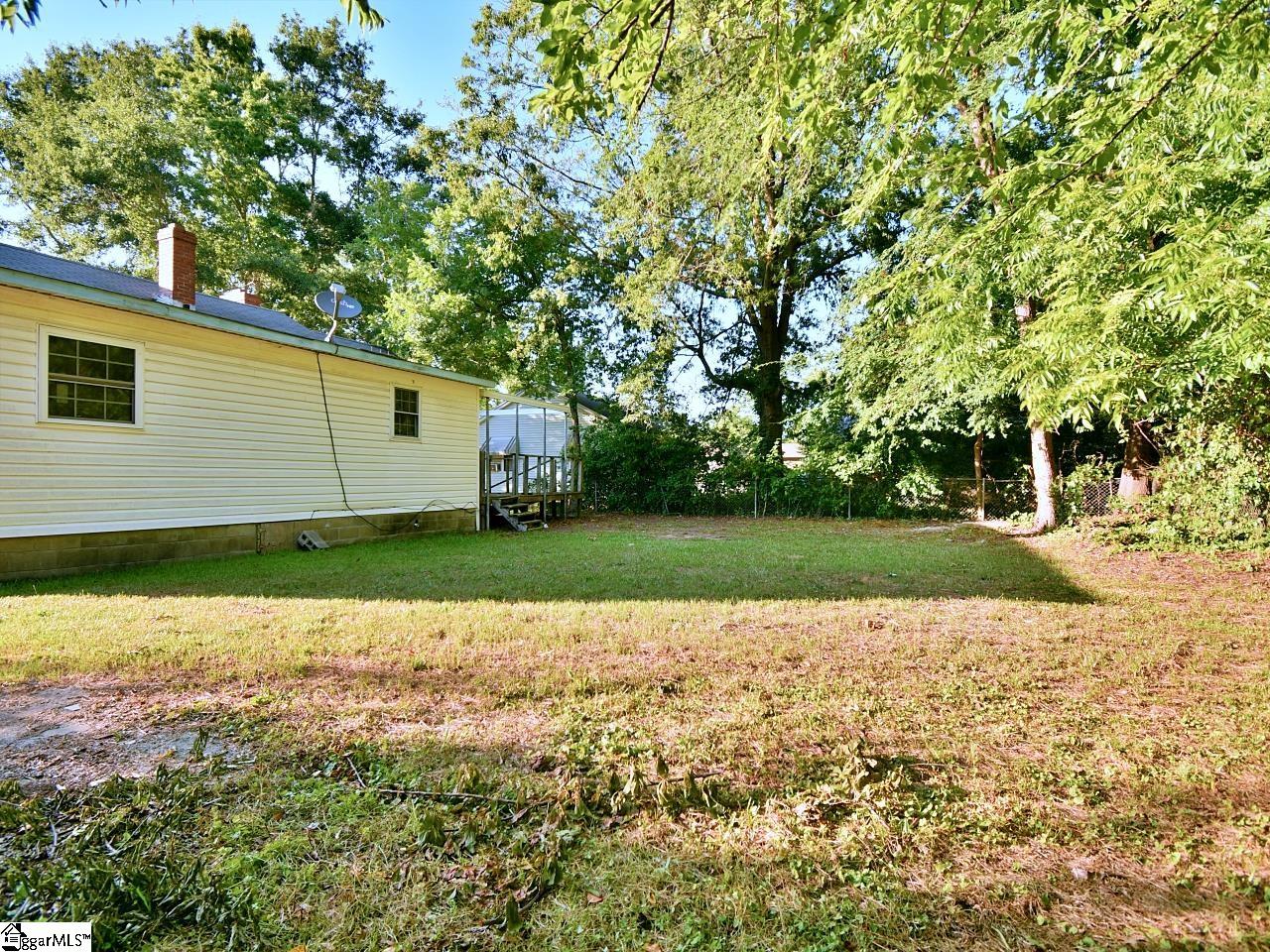 208 Shands Street Clinton, SC 29325 - Photo 4 of 9 Gallery Image 4