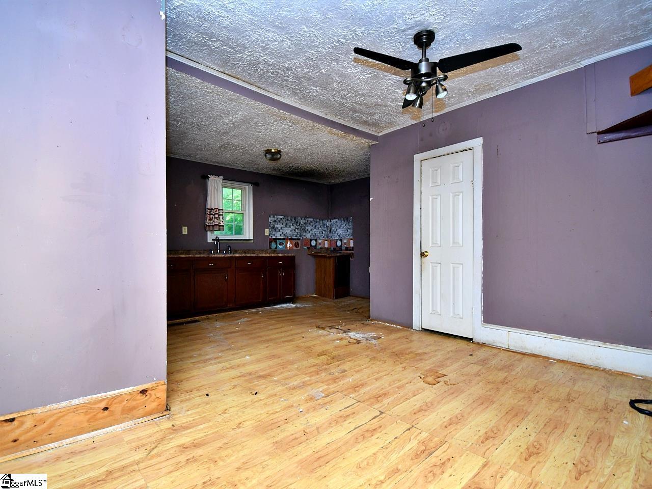 208 Shands Street Clinton, SC 29325 - Photo 8 of 9 Gallery Image 8