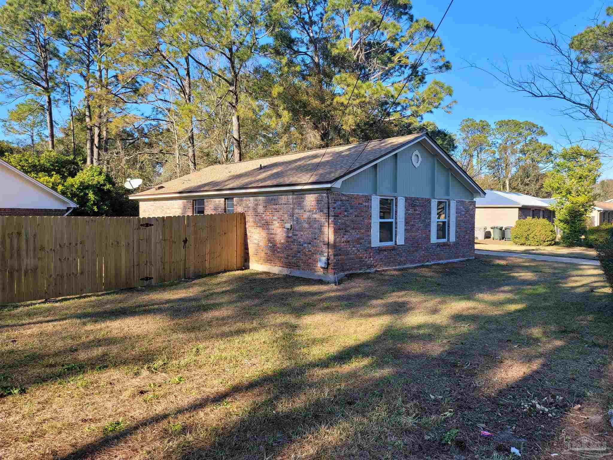 415 North Crow Road Pensacola, FL 32506 - Photo 2 of 14 Gallery Image 2