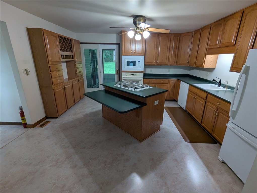 5830 County Road Charleston, IL 61920 - Photo 13 of 28