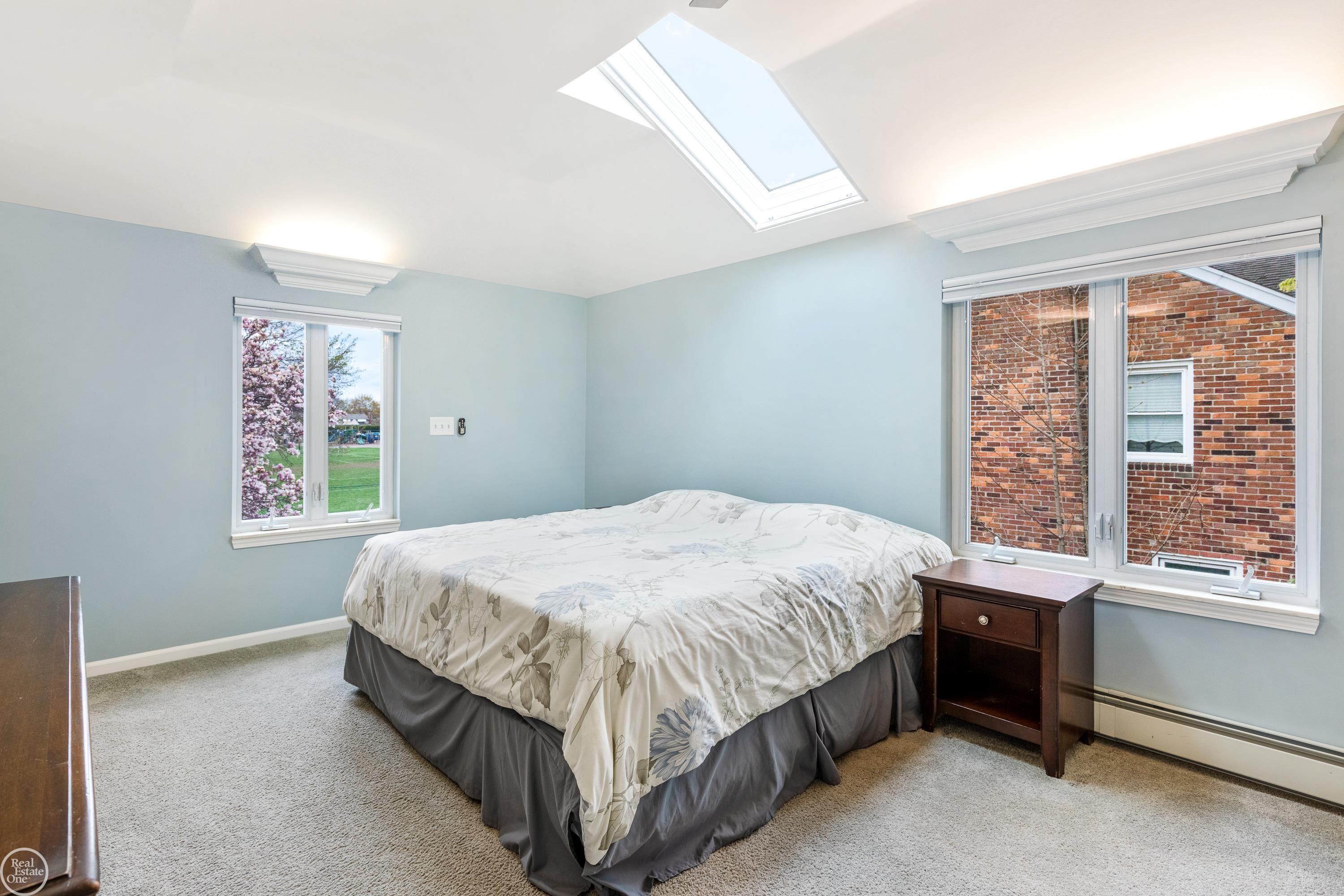 791 Roslyn Road Grosse Pointe, MI 48236 - Photo 27 of 57 2nd floor primary bedroom