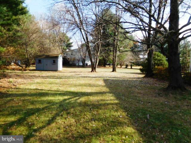 21913 Foxlair Road Gaithersburg, MD 20882 - Photo 16 of 21 Exterior (Rear)
