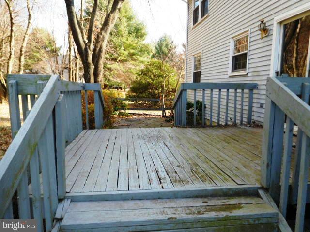21913 Foxlair Road Gaithersburg, MD 20882 - Photo 19 of 21 Deck