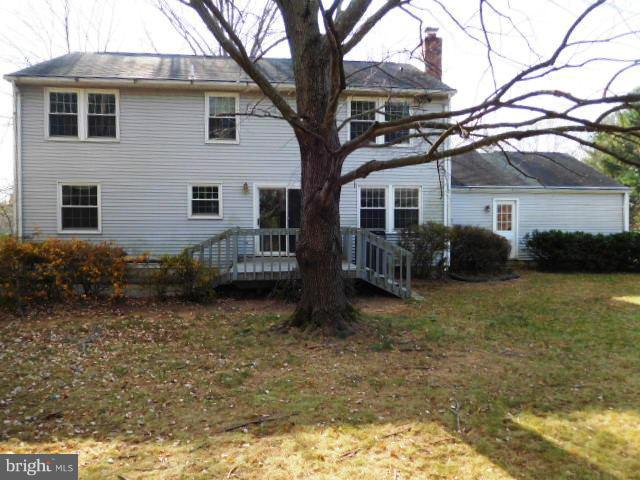 21913 Foxlair Road Gaithersburg, MD 20882 - Photo 20 of 21 Exterior (Rear)