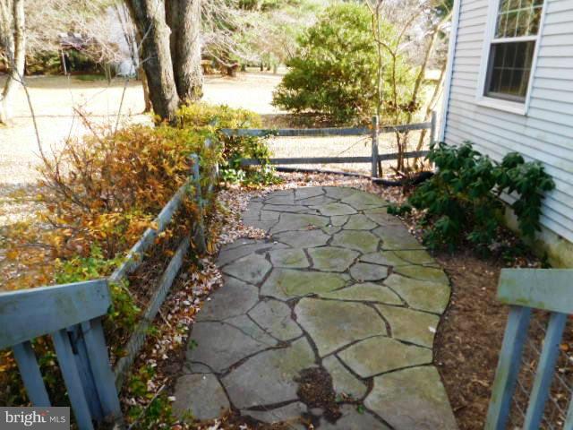 21913 Foxlair Road Gaithersburg, MD 20882 - Photo 21 of 21 Patio