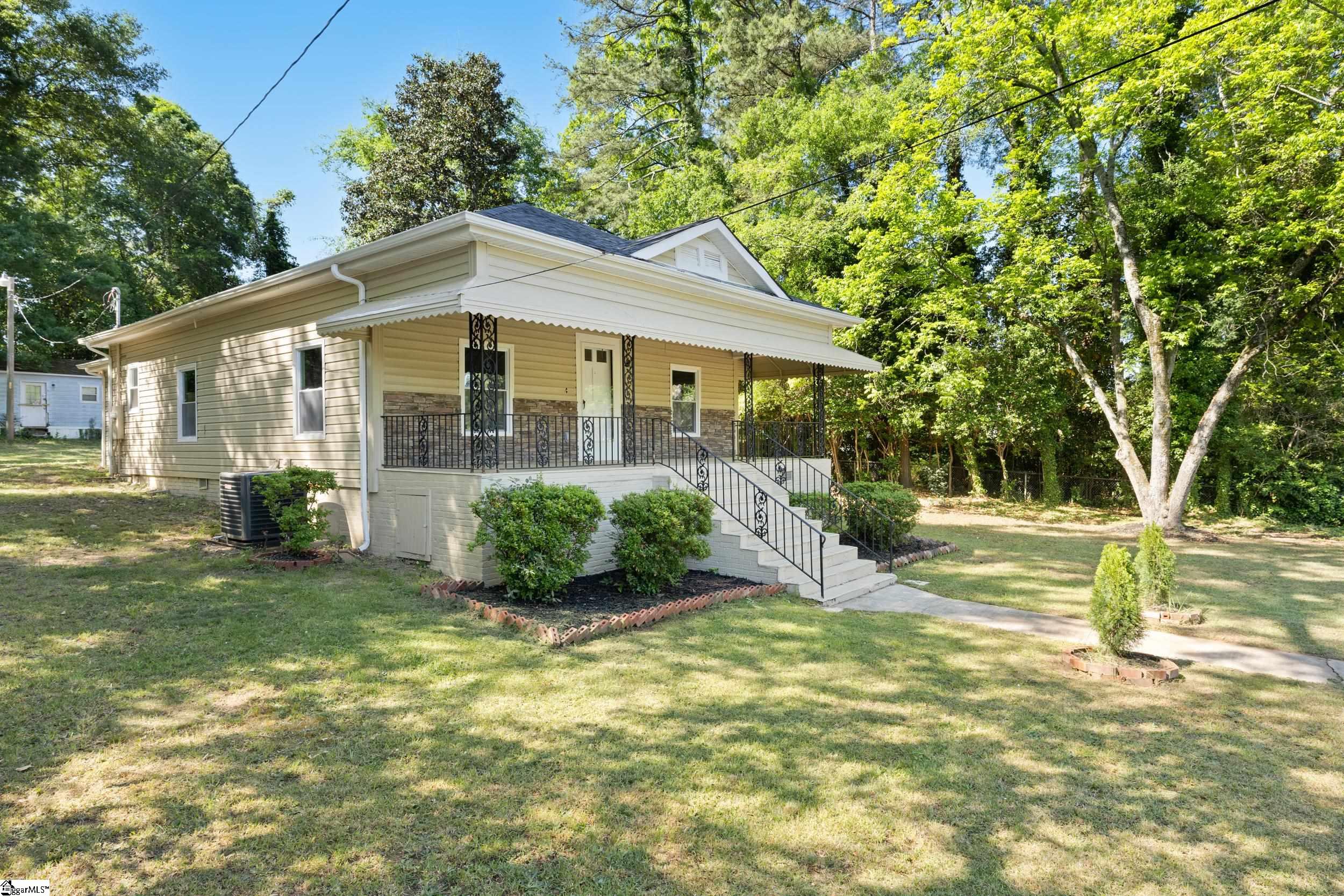 122 Sunset Drive Gaffney, SC 29340 - Photo 2 of 34