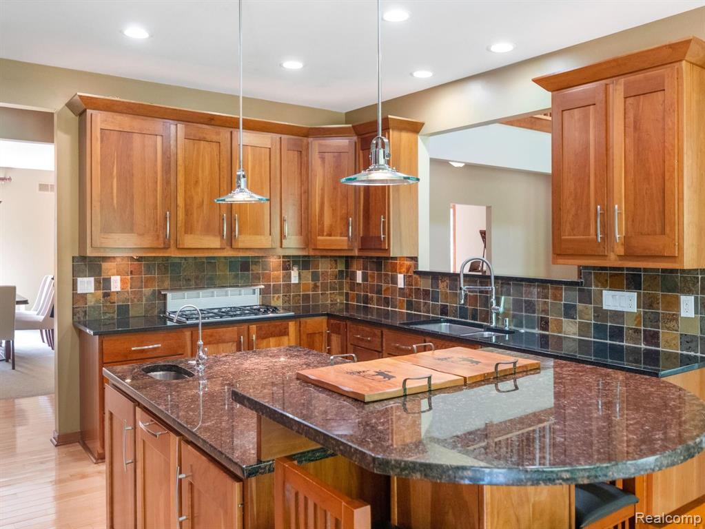 34600 Quaker Valley Road Farmington Hills, MI 48331 - Photo 10 of 41