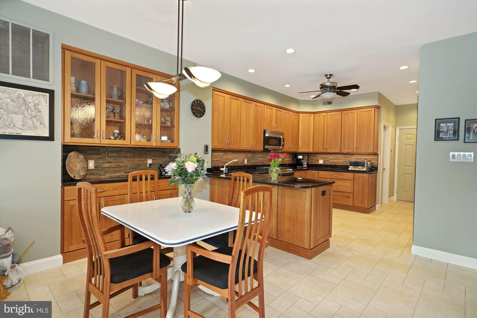 7912 Turncrest Drive Potomac, MD 20854 - Photo 7 of 35