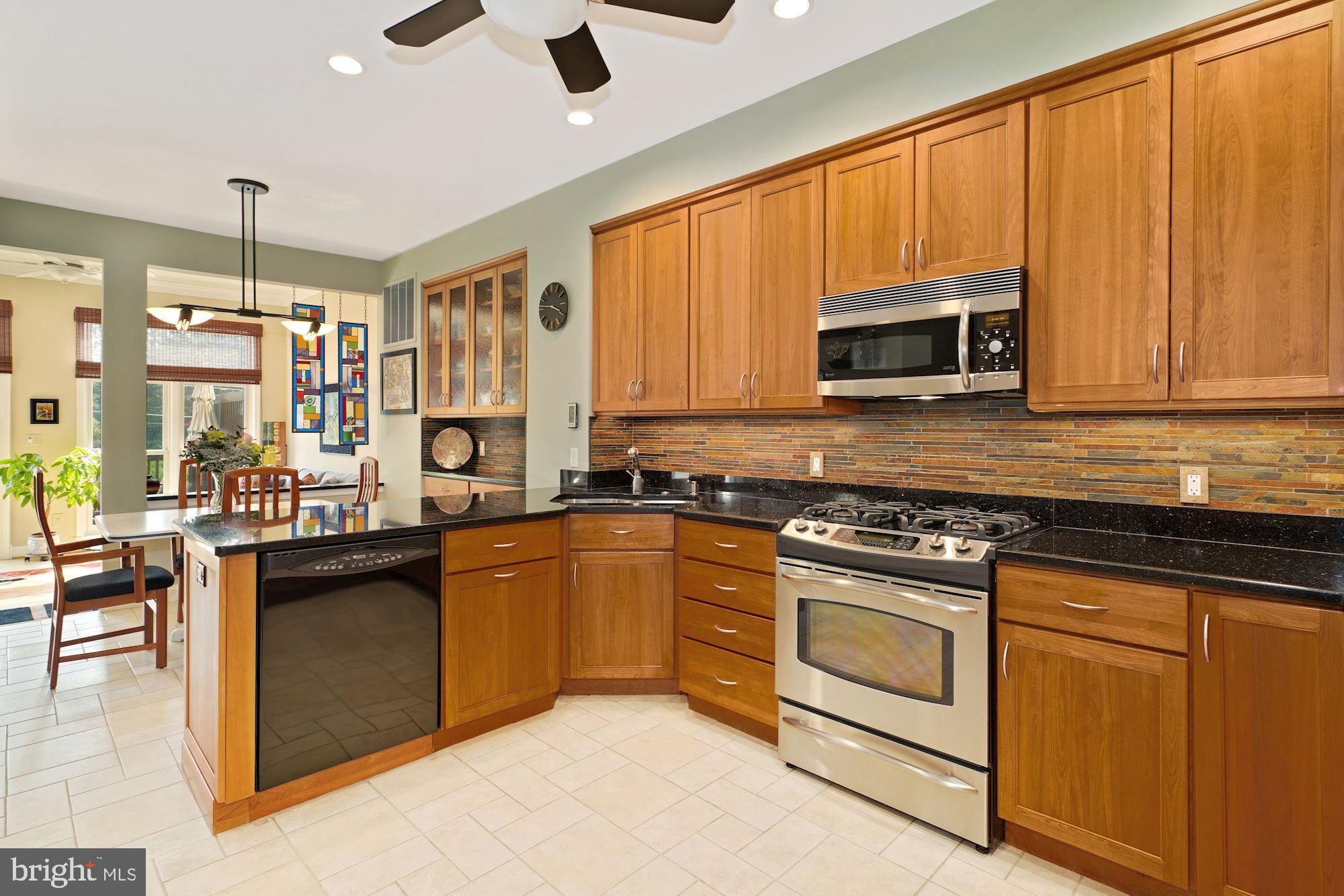 7912 Turncrest Drive Potomac, MD 20854 - Photo 9 of 35