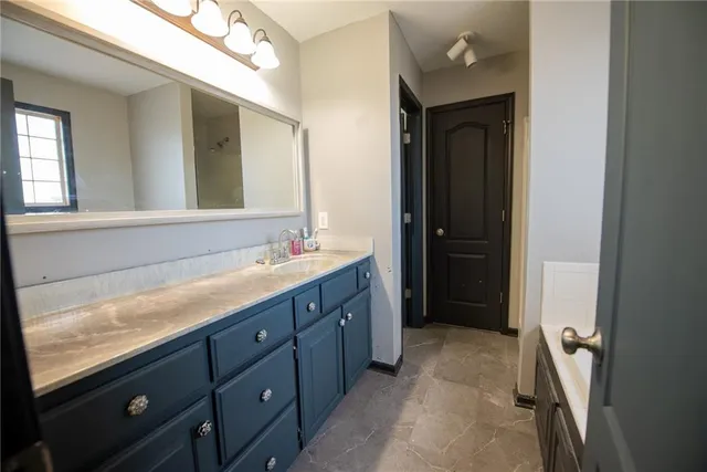 $336,000 | 1818 Lauren Lane, Kearney, MO 64060