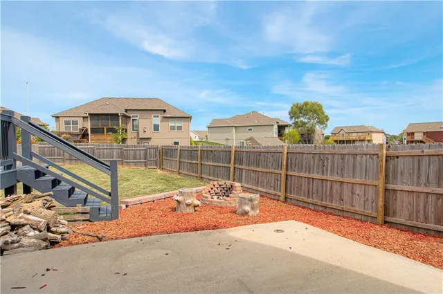 $340,000 | 1818 Lauren Lane, Kearney, MO 64060