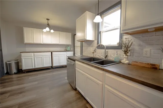 $336,000 | 1818 Lauren Lane, Kearney, MO 64060