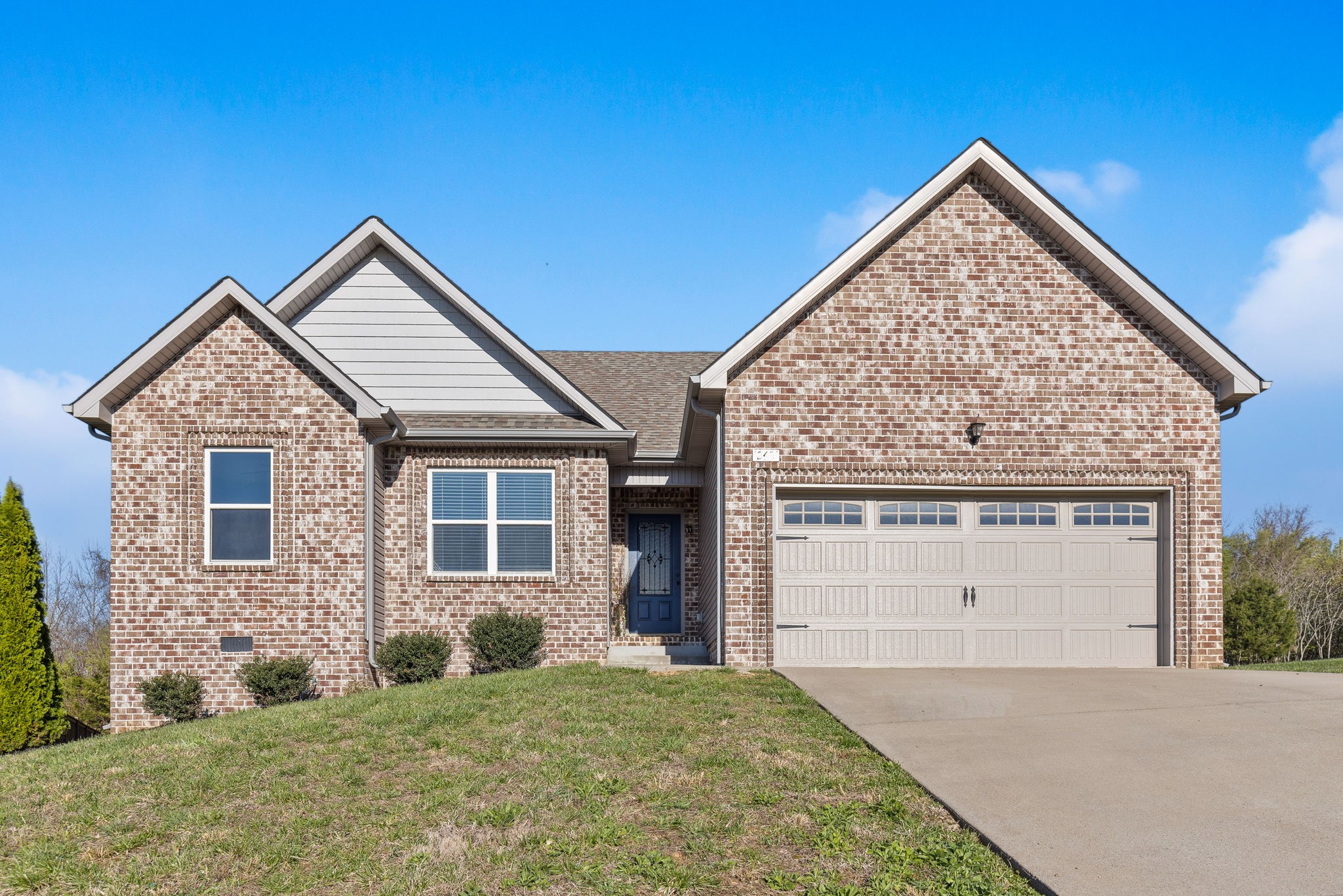 242 Hillview Way Springfield, TN 37172 - Photo 2 of 31 Gallery Image 2