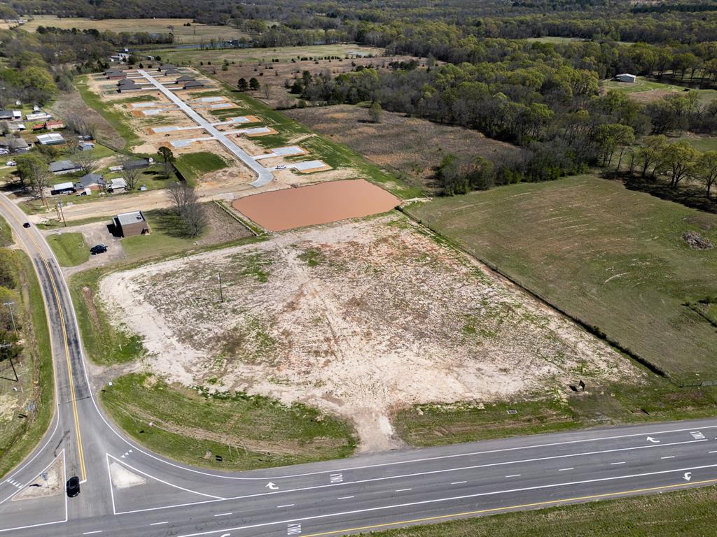 10670 Highway 271 Powderly, TX 75473 - Photo 6 of 11