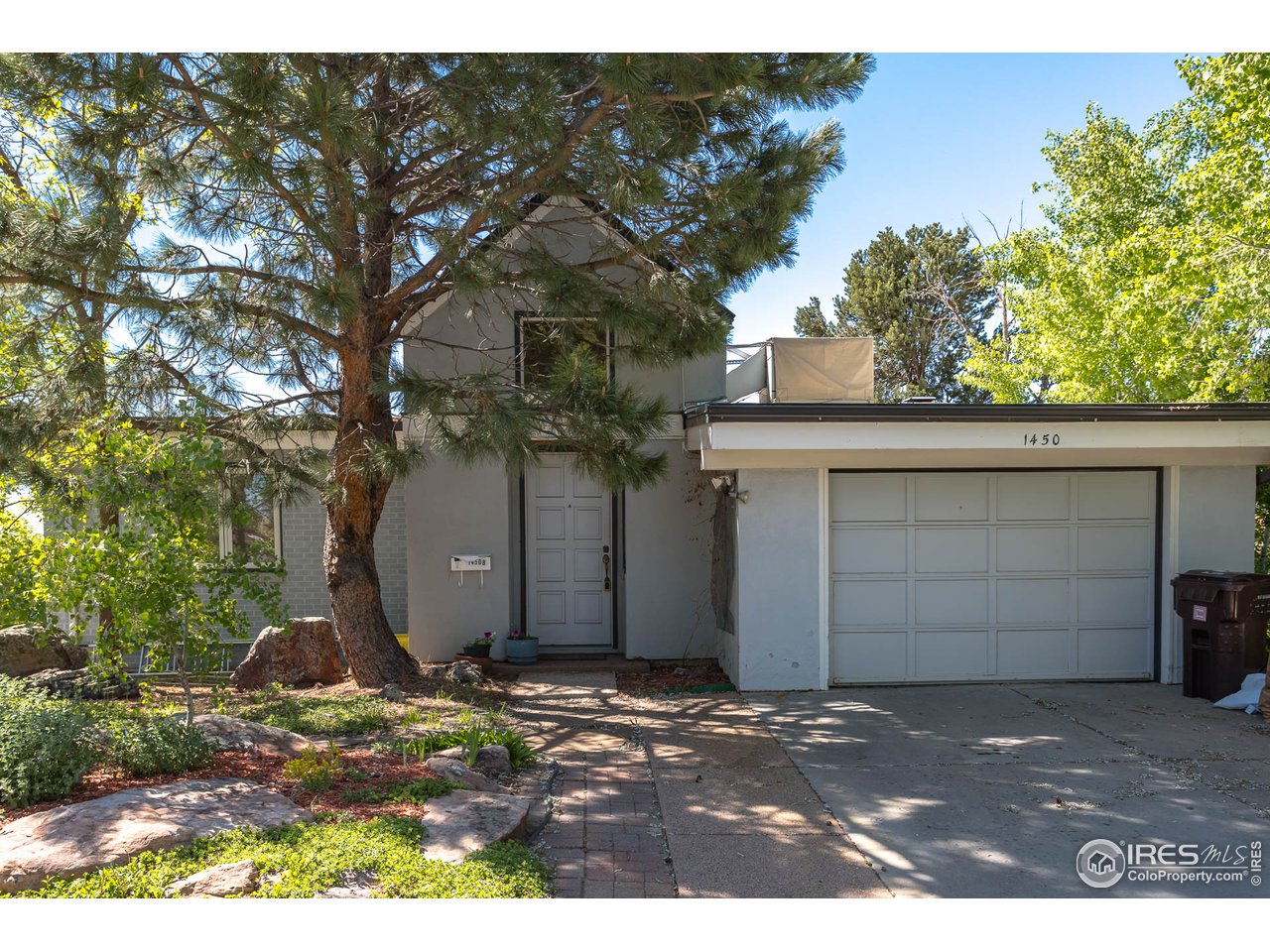 1450 High Street Boulder, CO 80304 - Photo 3 of 25 a view of a backyard