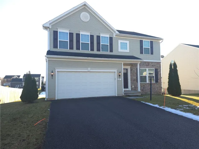 $2,850 | 251 Elmcrest Rise, Henrietta, NY 14586