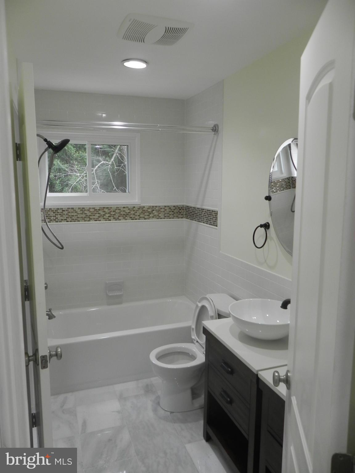 4006 Highview Drive Silver Spring, MD 20906 - Photo 18 of 30 Bath (Master)