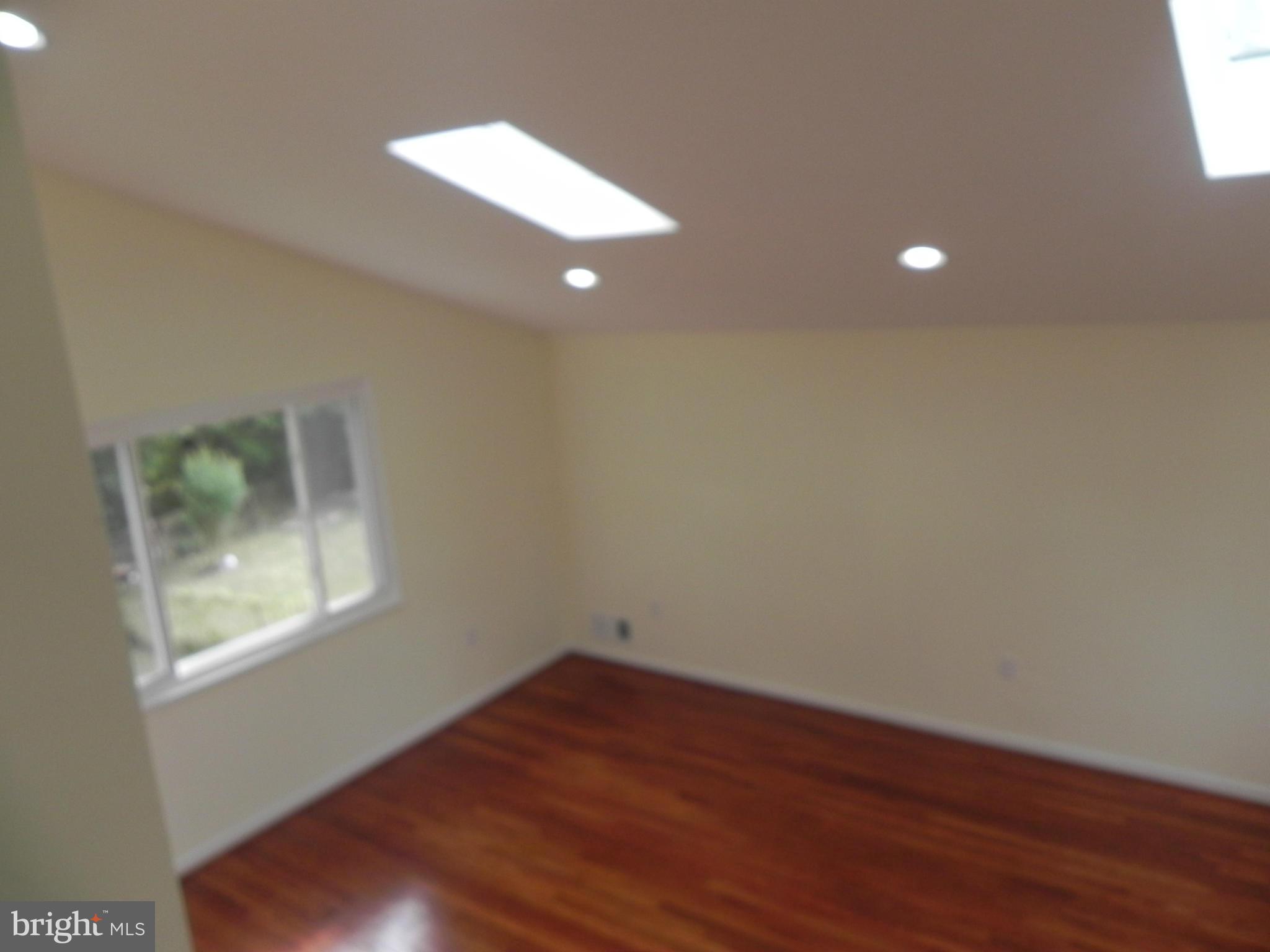 4006 Highview Drive Silver Spring, MD 20906 - Photo 4 of 30 Living Room