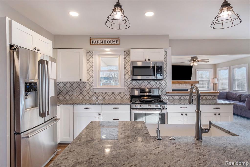 1475 West Thompson Road Fenton, MI 48430 - Photo 10 of 23