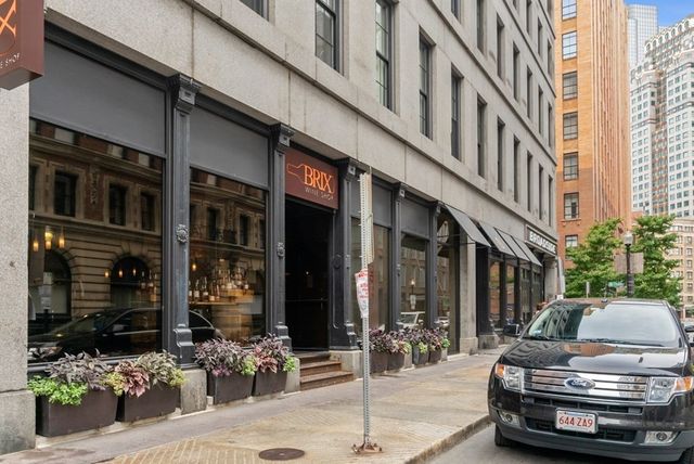 $1,975,000 | 110 Broad Street, Unit 502, Boston, MA 02110