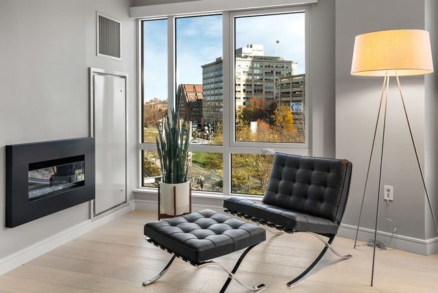 $1,975,000 | 110 Broad Street, Unit 502, Boston, MA 02110