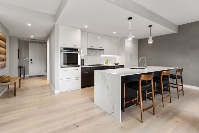 $1,975,000 | 110 Broad Street, Unit 502, Boston, MA 02110