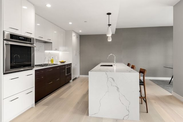 $1,975,000 | 110 Broad Street, Unit 502, Boston, MA 02110