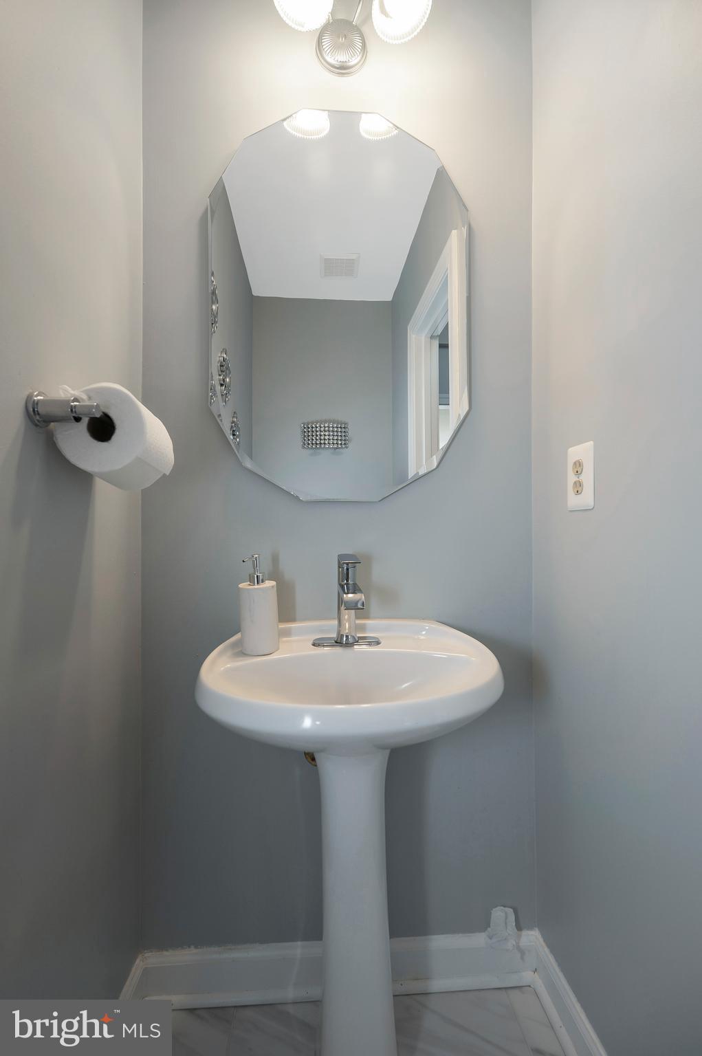 16005 Kings Mountain Road Woodbridge, VA 22191 - Photo 18 of 37