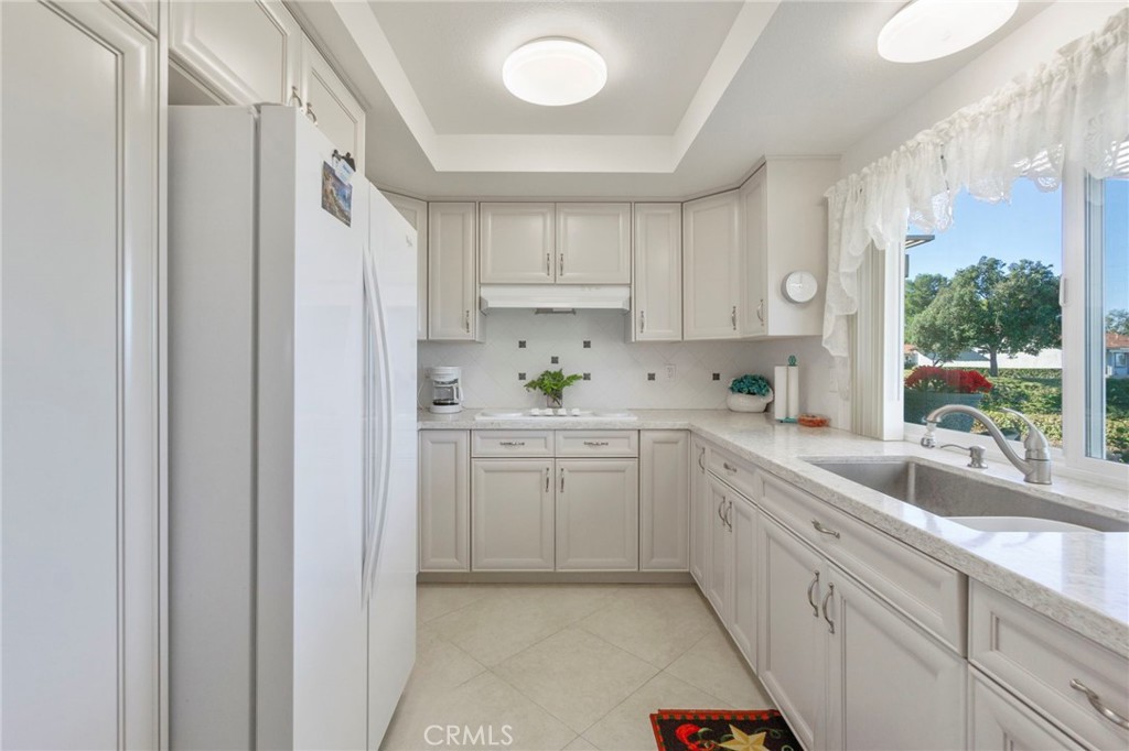 23641 Vía Garfias Mission Viejo, CA 92692 - Photo 11 of 22