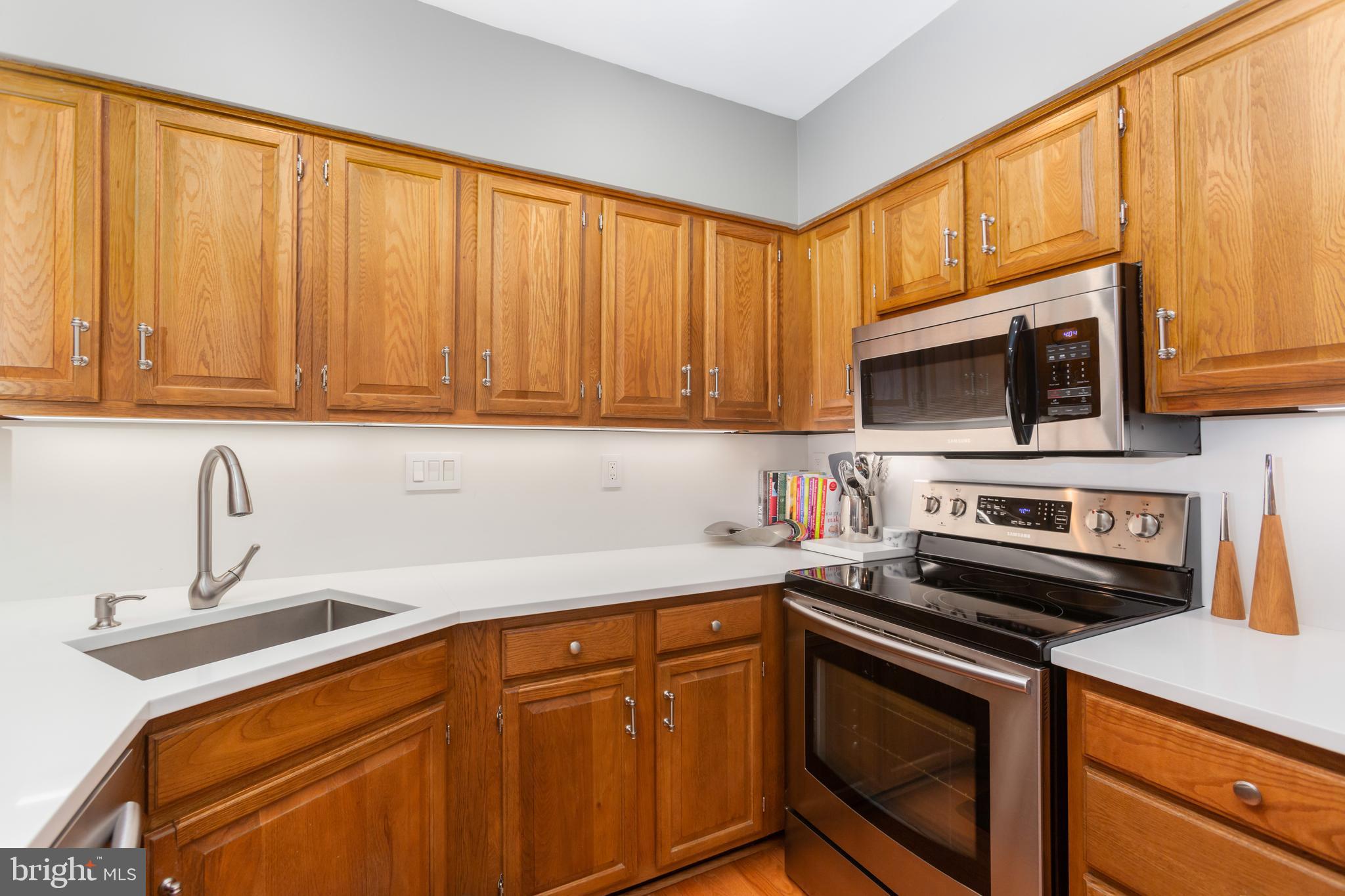 1080 Wisconsin Avenue Northwest, Unit 1011 Washington, DC 20007 - Photo 11 of 30 Kitchen