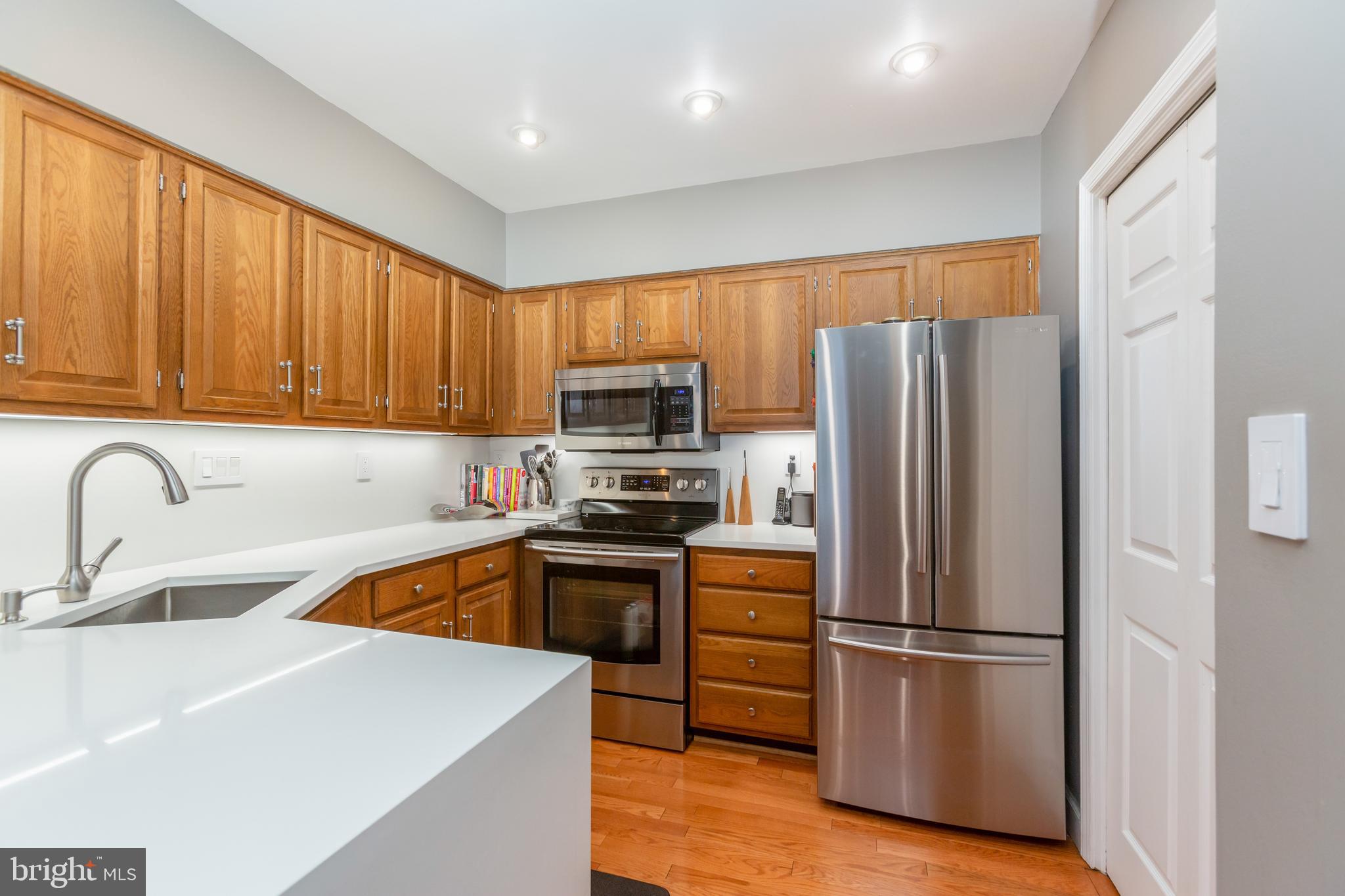 1080 Wisconsin Avenue Northwest, Unit 1011 Washington, DC 20007 - Photo 10 of 30 Kitchen