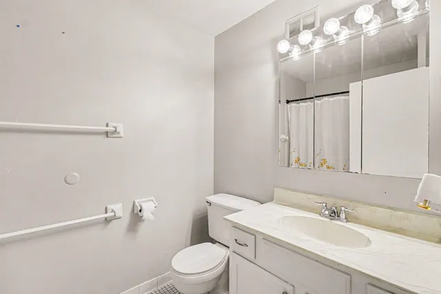 $100,000 | 4110 Rahn Road, Unit 201, Eagan, MN 55122