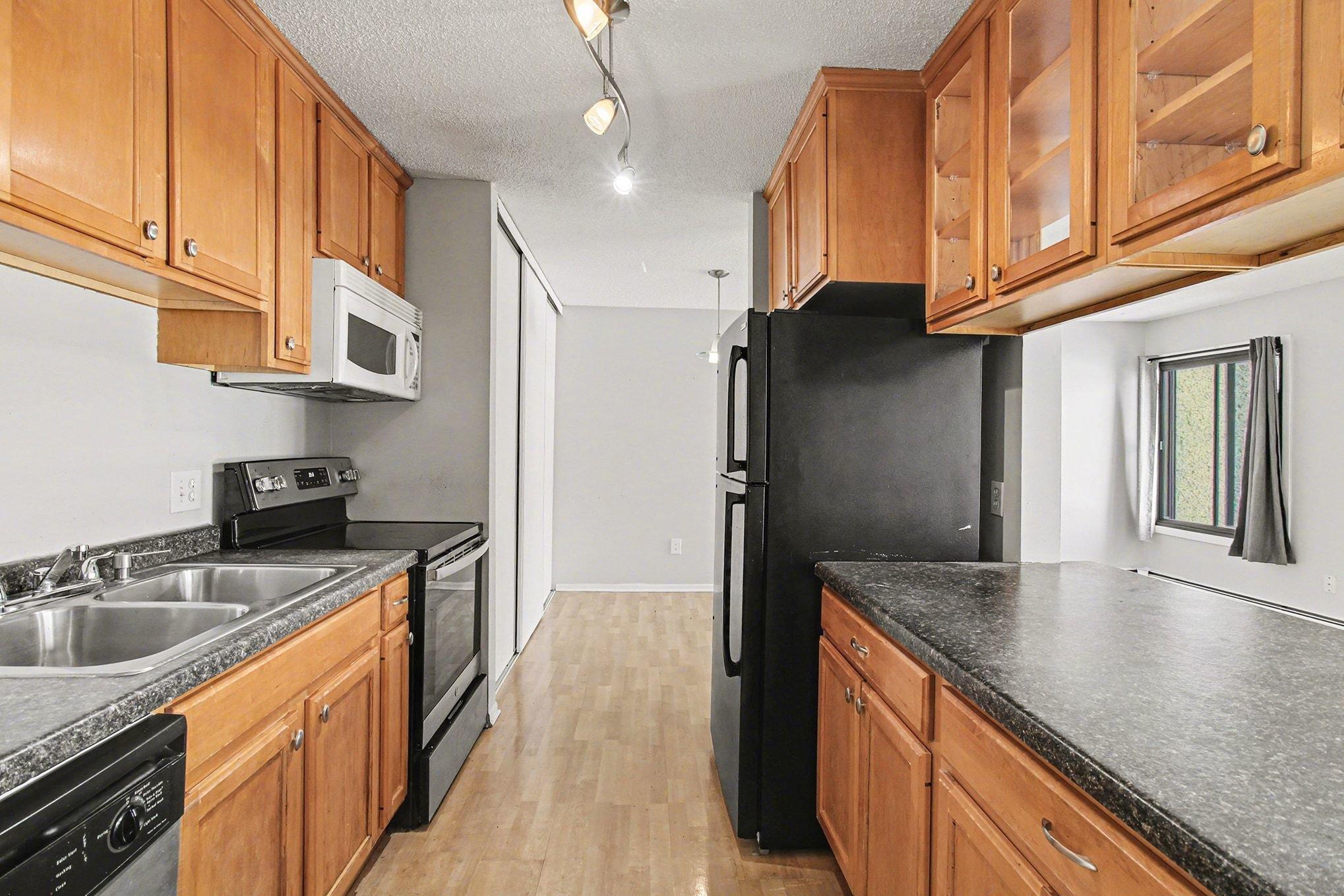 4110 Rahn Road, Unit 201 Eagan, MN 55122 - Photo 4 of 24