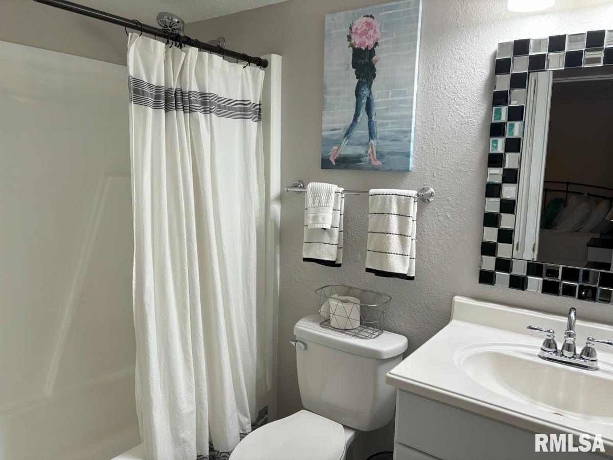 205 Bristol Road Springfield, IL 62702 - Photo 14 of 17