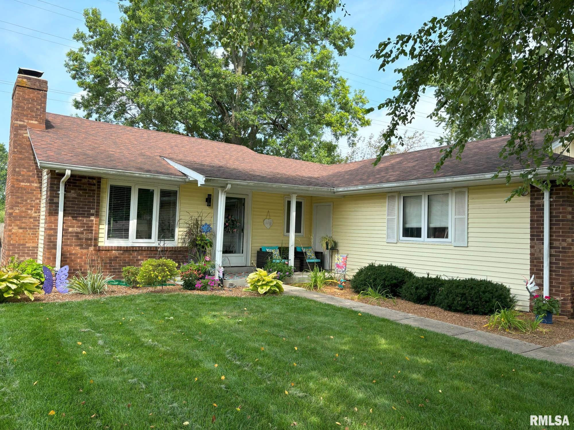 205 Bristol Road Springfield, IL 62702 - Photo 3 of 17