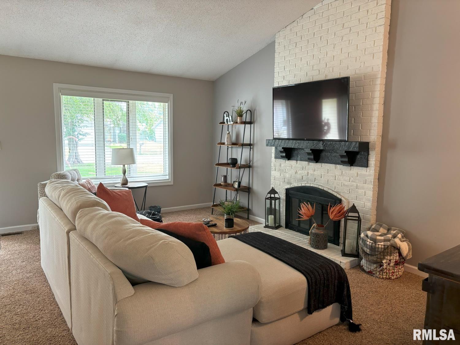 205 Bristol Road Springfield, IL 62702 - Photo 4 of 17