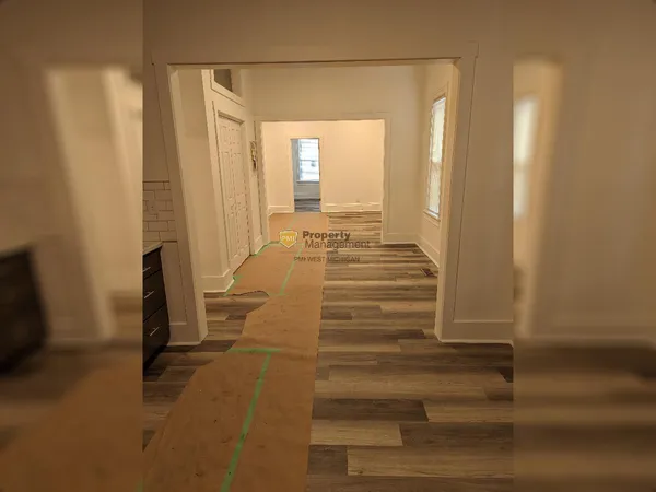 $500,000 | 822 Nagold Street Northwest, Grand Rapids, MI 49504