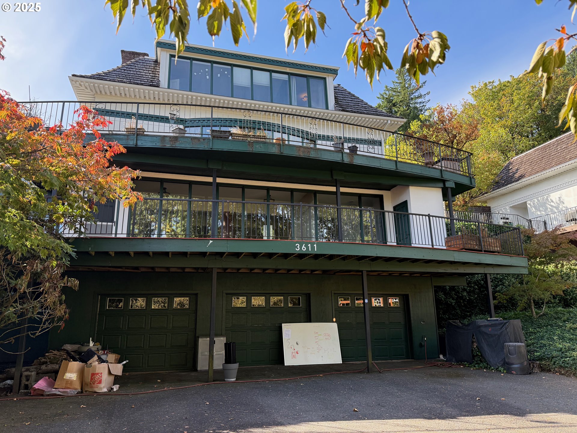 a view of building with outdoor space