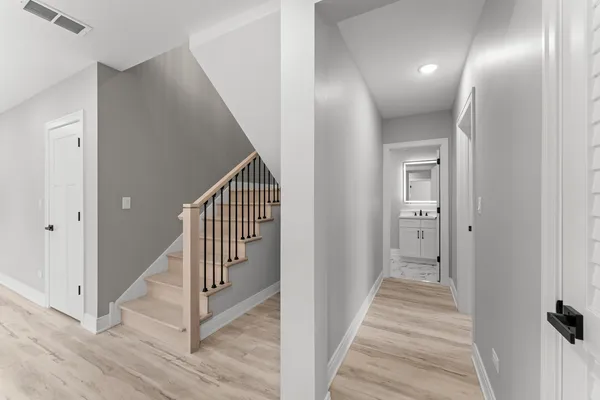 $3,877 | 7428 North Rogers Avenue, Unit 1E, Chicago, IL 60626