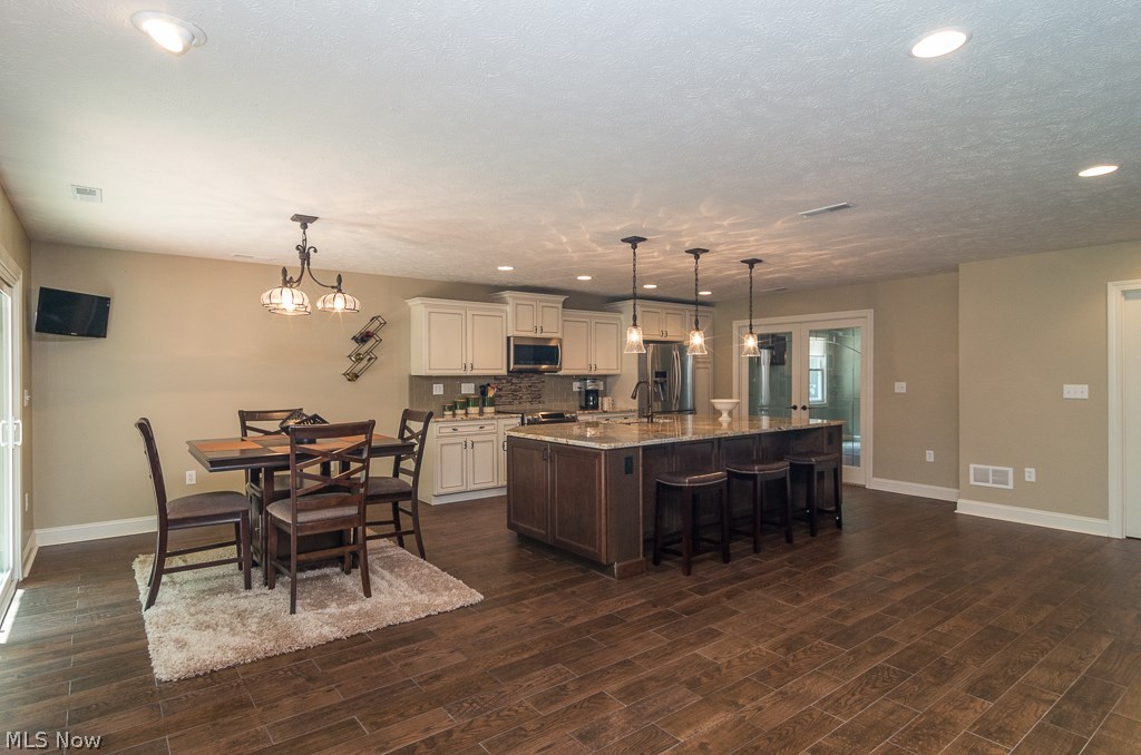 12209 Windcliff Road Strongsville, OH 44136 - Photo 5 of 25 Gallery Image 5